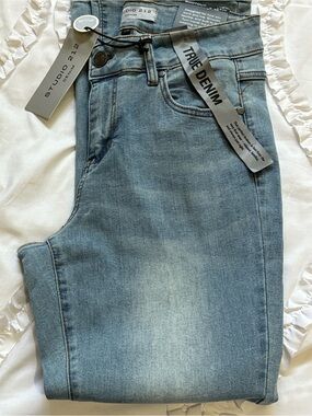 Studio 212 Boot Cut Jeans in Light Blue Denim